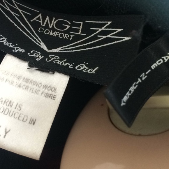 Amazing Piligrim-like Sweatercoat - Picture 6 of 8